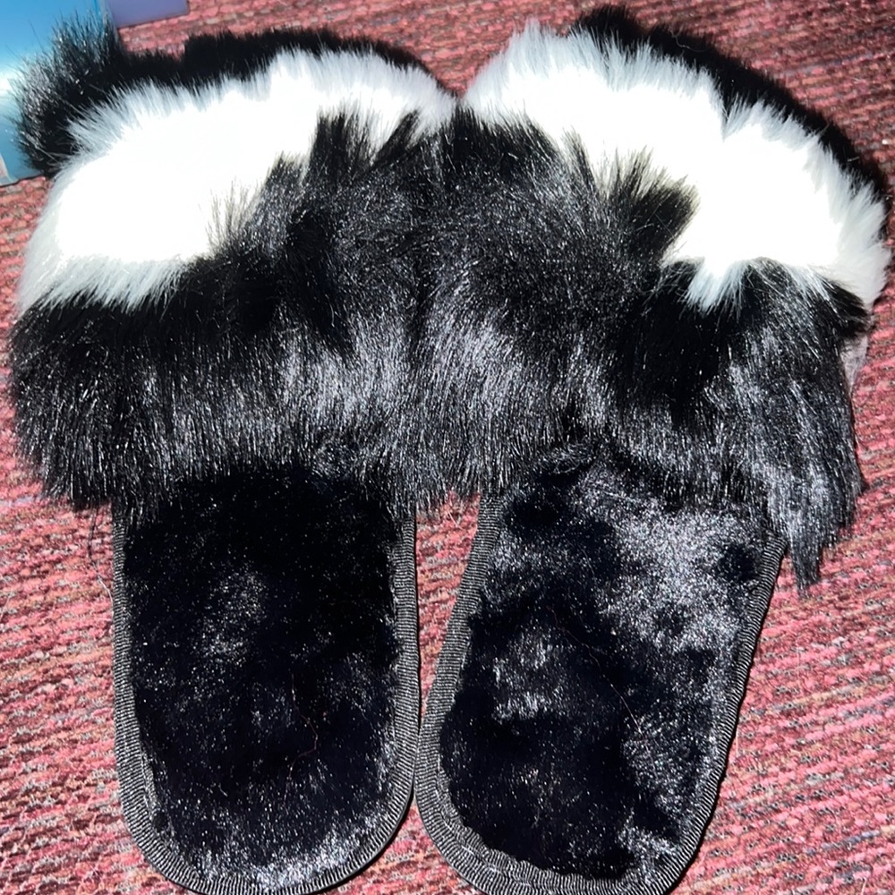 Shein black and white slippers *all 3 pair for 25*